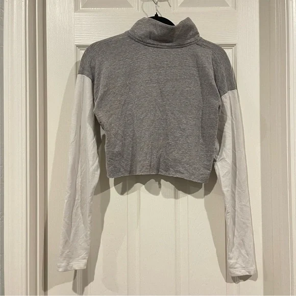 PINK Victorias Secret Cropped Gray & White Pullover Sweatshirt - Picture 2 of 3